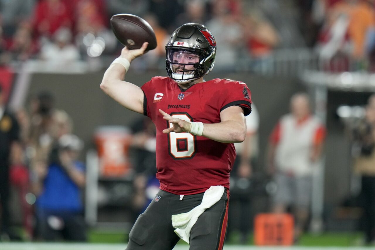mayfield-bucs-1280x854.jpg
