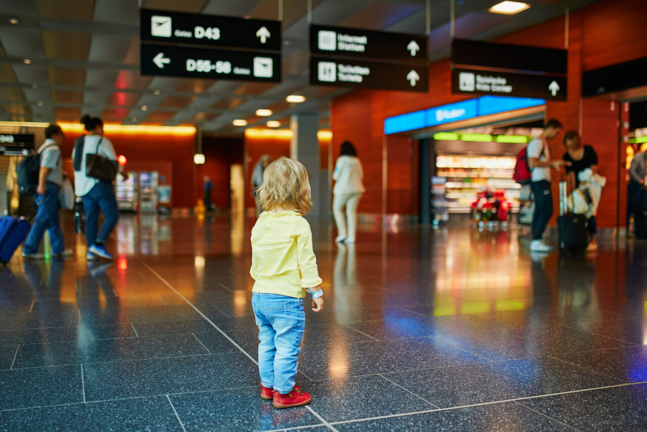 child-airport-1280x854.jpeg